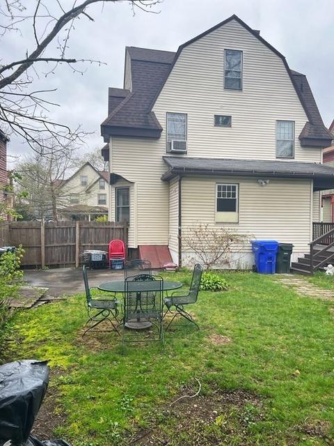 131 Yale St, Springfield, MA 01109 photo 4
