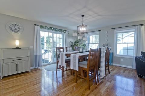 136 Barrington Dr, Springfield, MA 01129 photo 7