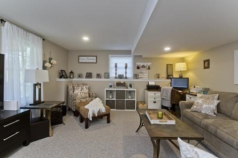 136 Barrington Dr, Springfield, MA 01129 photo 31
