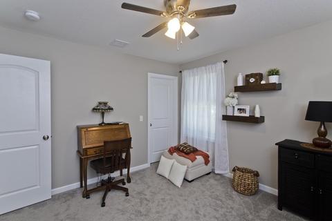 136 Barrington Dr, Springfield, MA 01129 photo 27