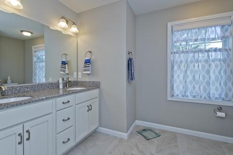 136 Barrington Dr, Springfield, MA 01129 photo 25