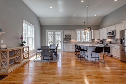 14 N Main St, Upton, MA 01568 photo 11