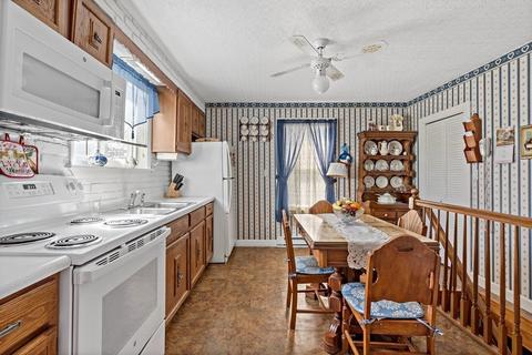139 Middle St, Fall River, MA 02724 photo 5