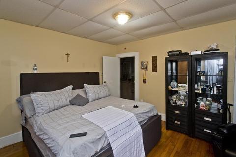 56 Florence St, Springfield, MA 01105 photo 9