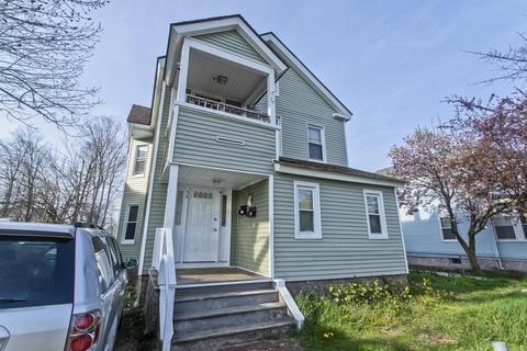 56 Florence St, Springfield, MA 01105 photo 2