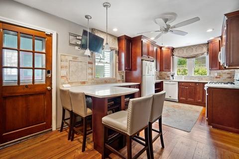 77 Garfield St, Springfield, MA 01108 photo 9