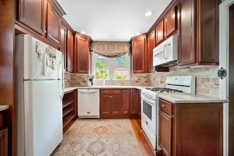 77 Garfield St, Springfield, MA 01108 photo 6