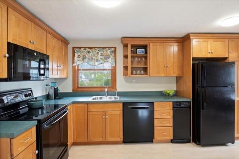 176 Tower St, Dedham, MA 02026 photo 2