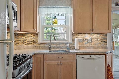 51 Forest Park Rd, Dracut, MA 01826 photo 14