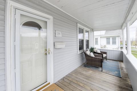 29 Collins St, Worcester, MA 01606 photo 4