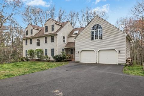 139 South St, Upton, MA 01568 photo 2