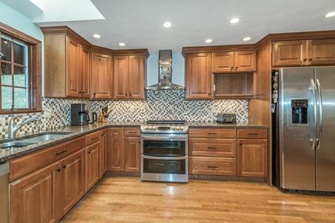 139 South St, Upton, MA 01568 photo 13