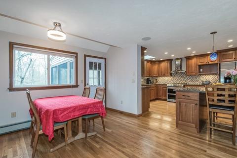 139 South St, Upton, MA 01568 photo 9
