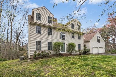 139 South St, Upton, MA 01568 photo 3