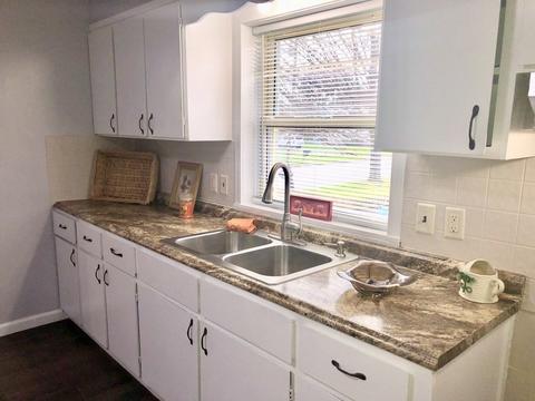 114 Almira Rd, Springfield, MA 01119 photo 3