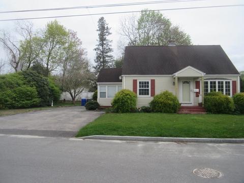 37 Dyer St, Warren, RI 02885 photo 3