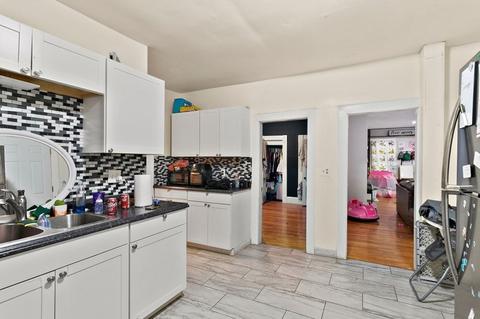 30 Merrick Ave, Springfield, MA 01109 photo 8
