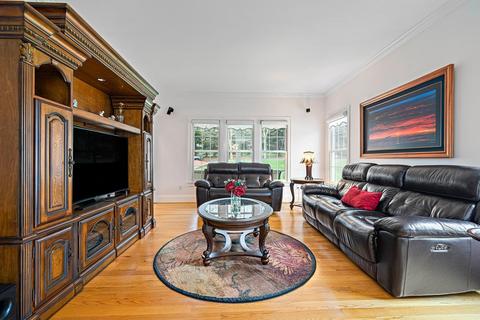 25 Franklin St, Canton, MA 02021 photo 5