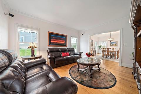 25 Franklin St, Canton, MA 02021 photo 4