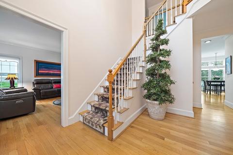 25 Franklin St, Canton, MA 02021 photo 3