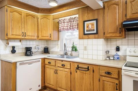 30 Pine St, Easthampton, MA 01027 photo 7