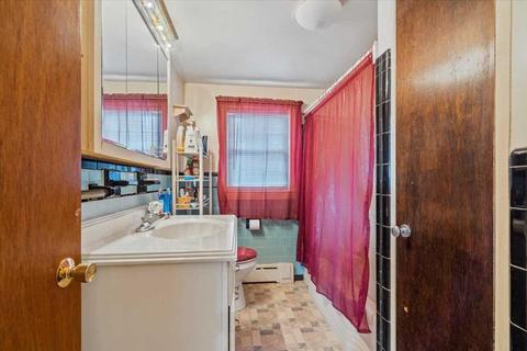31 Huron Ave, Worcester, MA 01605 photo 19