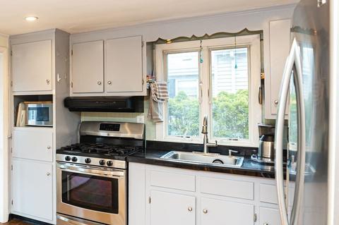 19 Sherman Rd, Dedham, MA 02026 photo 4