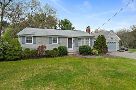 80 White St, Raynham, MA 02767 photo 2