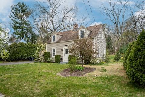 501 Maple Rd, Longmeadow, MA 01106 photo 2
