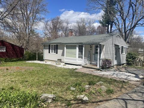 61 Plumtree Cir, Springfield, MA 01118 photo 3
