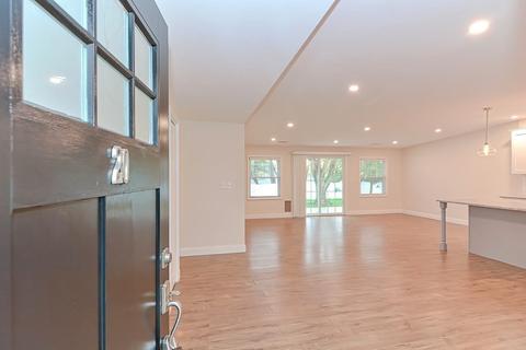 20 Trinity St, Danvers, MA 01923 photo 5