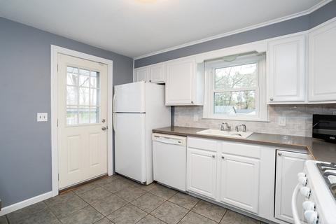 213 Cooper St, Springfield, MA 01108 photo 15