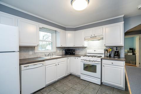 213 Cooper St, Springfield, MA 01108 photo 16