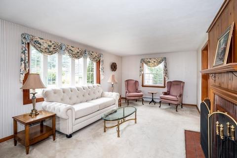 5 Gourley Rd, Springfield, MA 01129 photo 5