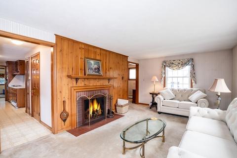 5 Gourley Rd, Springfield, MA 01129 photo 7