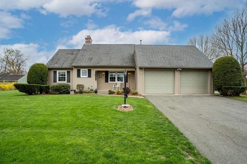 5 Gourley Rd, Springfield, MA 01129 photo 1