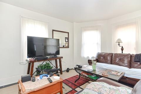 14 Hooper St, Worcester, MA 01605 photo 4