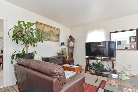 14 Hooper St, Worcester, MA 01605 photo 5