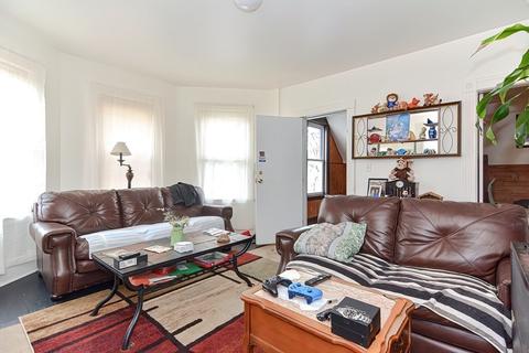 14 Hooper St, Worcester, MA 01605 photo 3