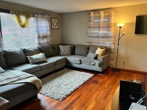 37 Greentree Cir, Springfield, MA 01108 photo 4