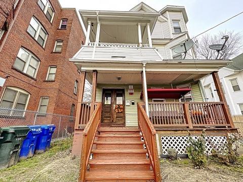 16 Grove St, Springfield, MA 01107 photo 4