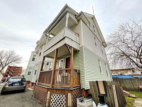 16 Grove St, Springfield, MA 01107 photo 8