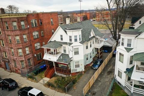 16 Grove St, Springfield, MA 01107 photo 3