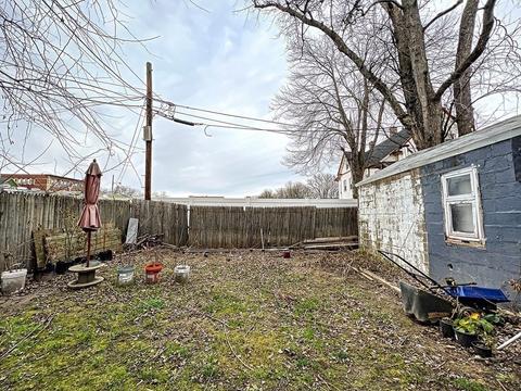 16 Grove St, Springfield, MA 01107 photo 11