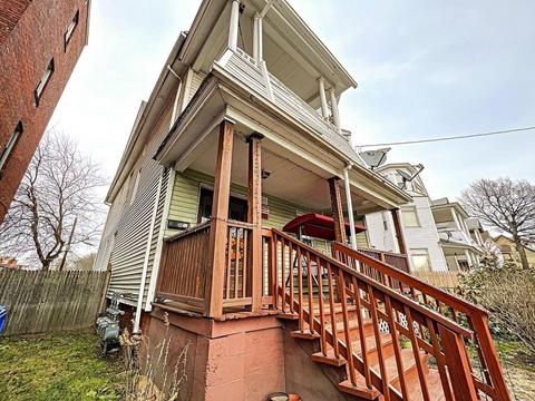 16 Grove St, Springfield, MA 01107 photo 5