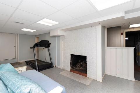 15 Maxwell Pl, Springfield, MA 01118 photo 31