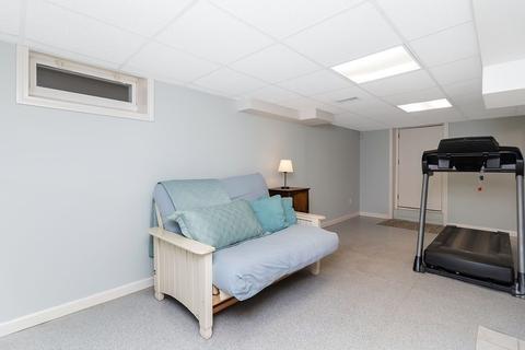 15 Maxwell Pl, Springfield, MA 01118 photo 32
