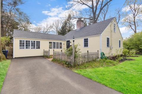 15 Maxwell Pl, Springfield, MA 01118 photo 1