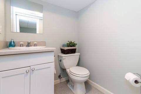 15 Maxwell Pl, Springfield, MA 01118 photo 33