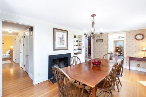 15 Maxwell Pl, Springfield, MA 01118 photo 4
